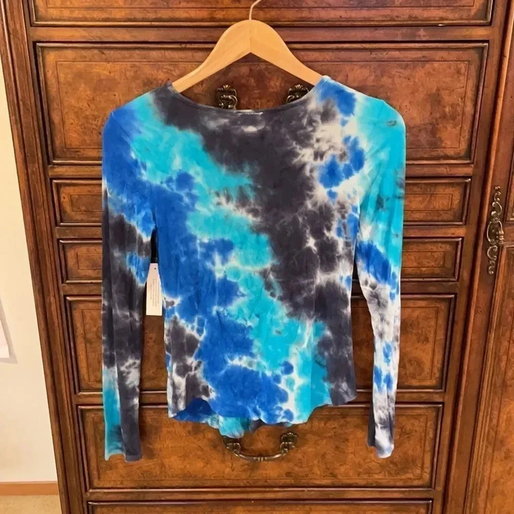 3/$15 No boundaries tie dye shirt - Picture 5 of 6